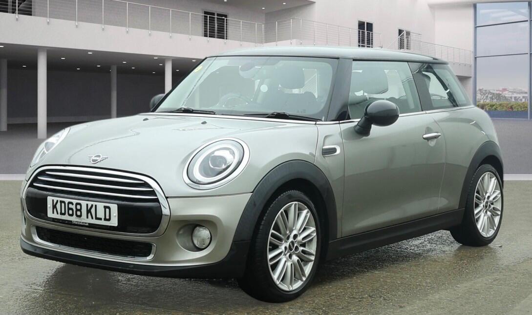 Used MINI Hatch 2018 for sale - 77331081: Photo 1