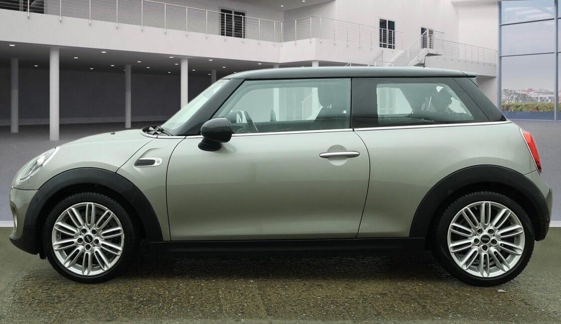 Used MINI Hatch 2018 for sale - 77331081: Photo 2