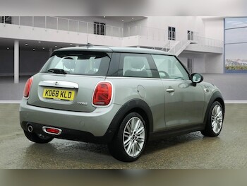 Used MINI Hatch 2018 for sale - 77331081: Photo