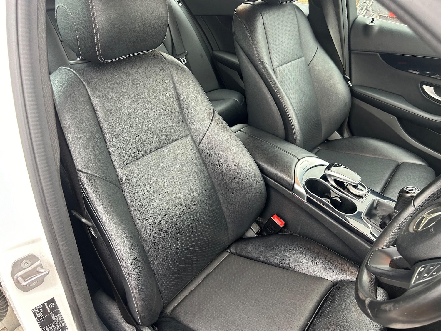 Used Mercedes-Benz C Class 2016 for sale - 76572075: Photo 2