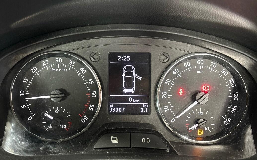 Used Skoda Rapid Spaceback 2014 for sale - 77156086: Photo 2