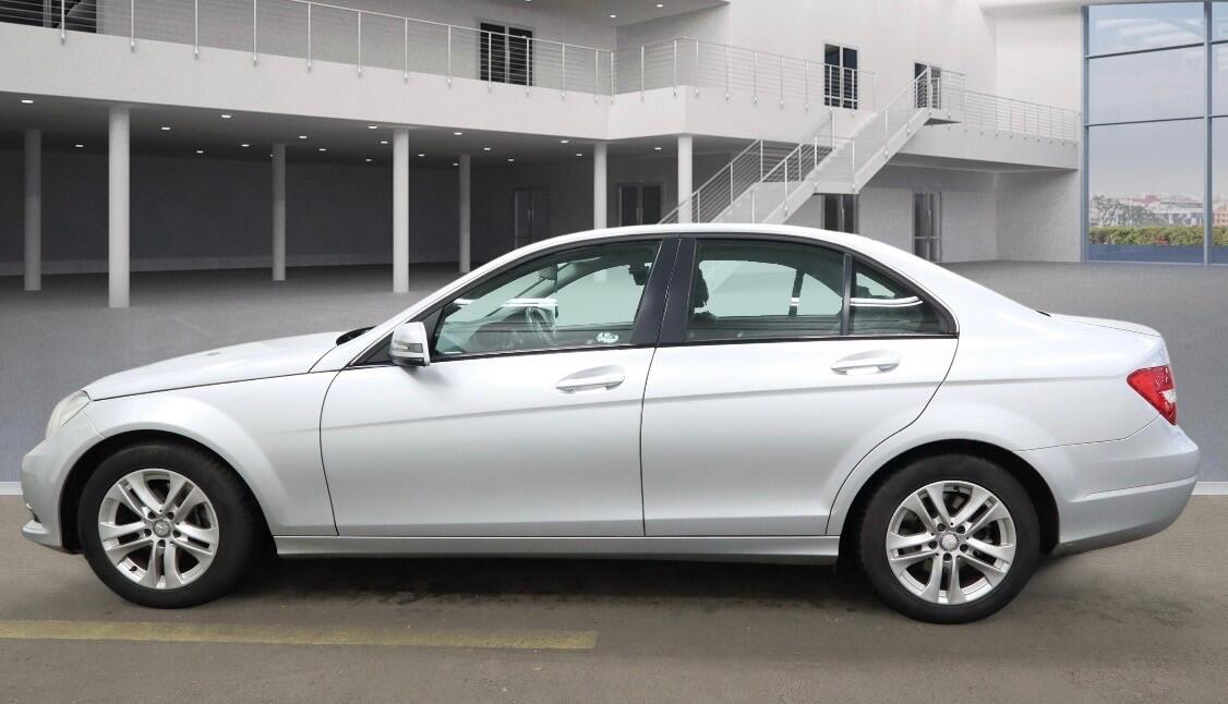 Used Mercedes-Benz C Class 2014 for sale - 77498232: Photo 2