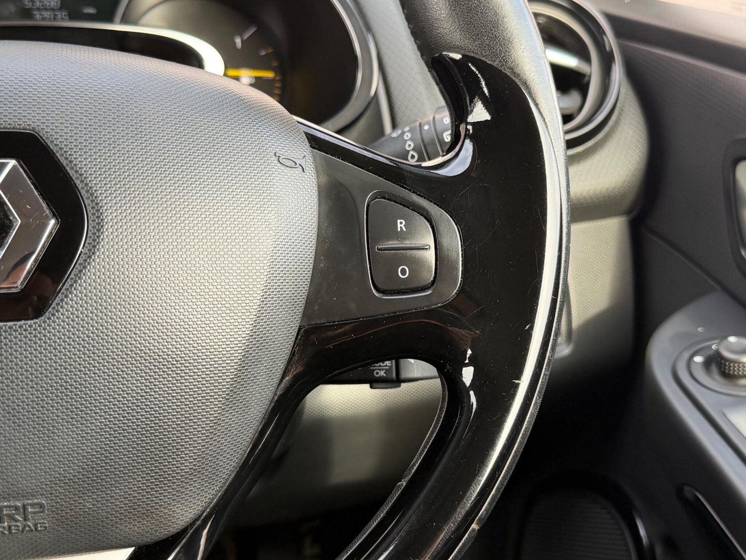 Used Renault Clio 2015 for sale - 77457444: Photo 28