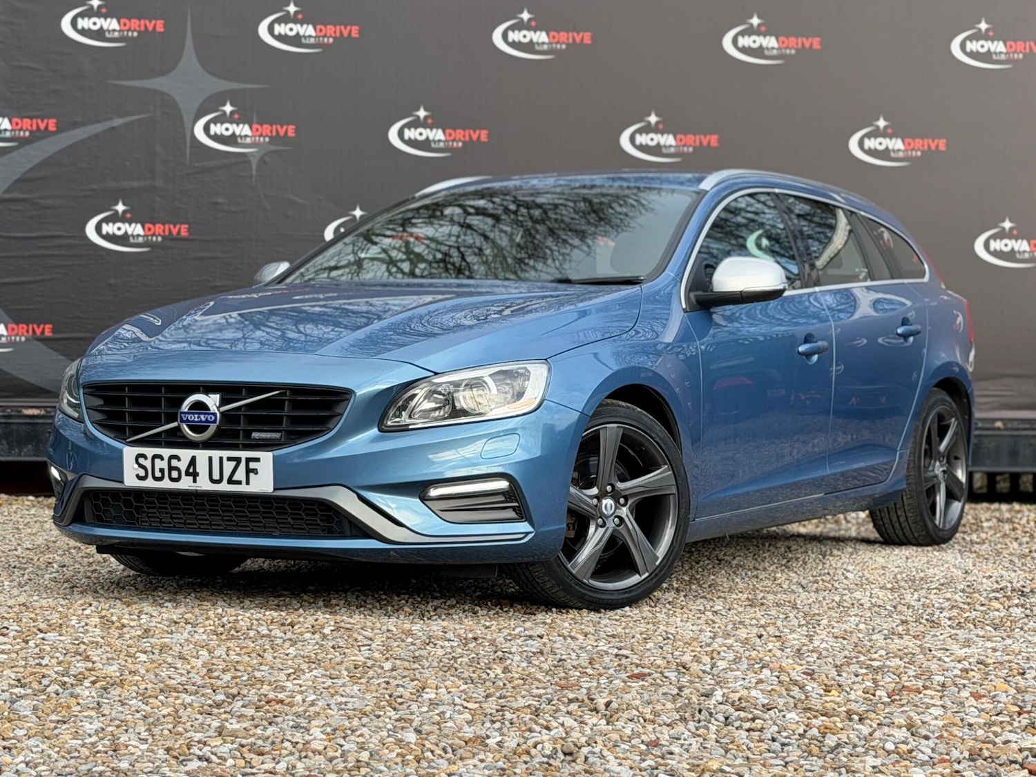 Used Volvo V60 2014 for sale - 77457461: Photo 2