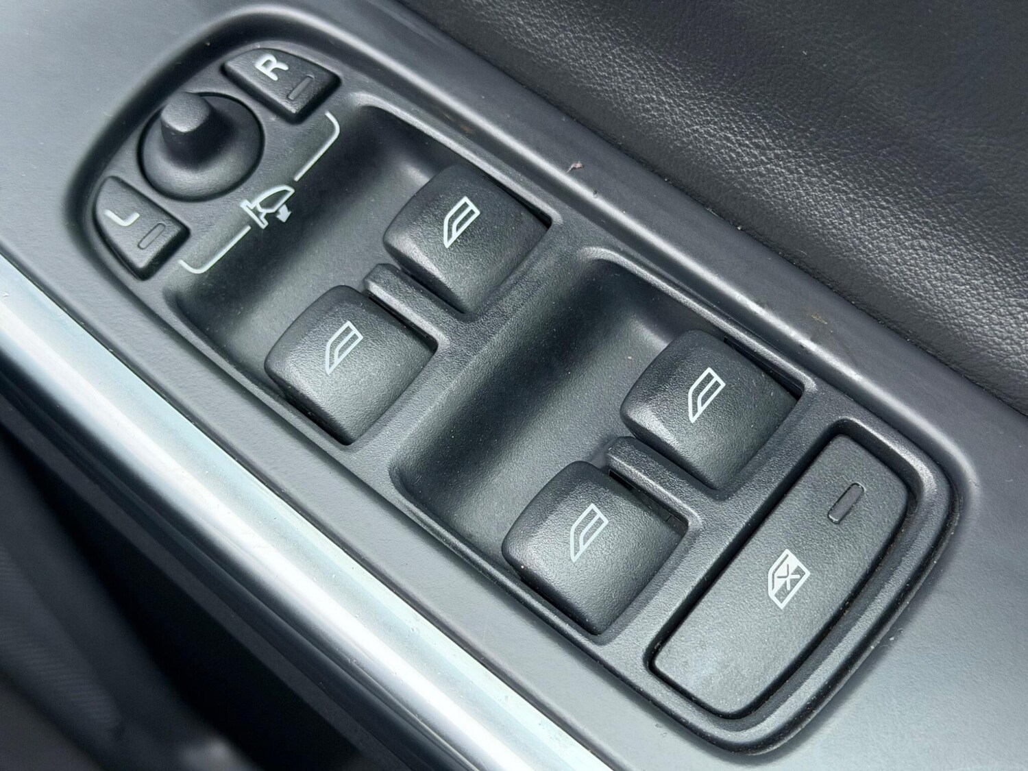 Used Volvo V60 2014 for sale - 77457461: Photo 31