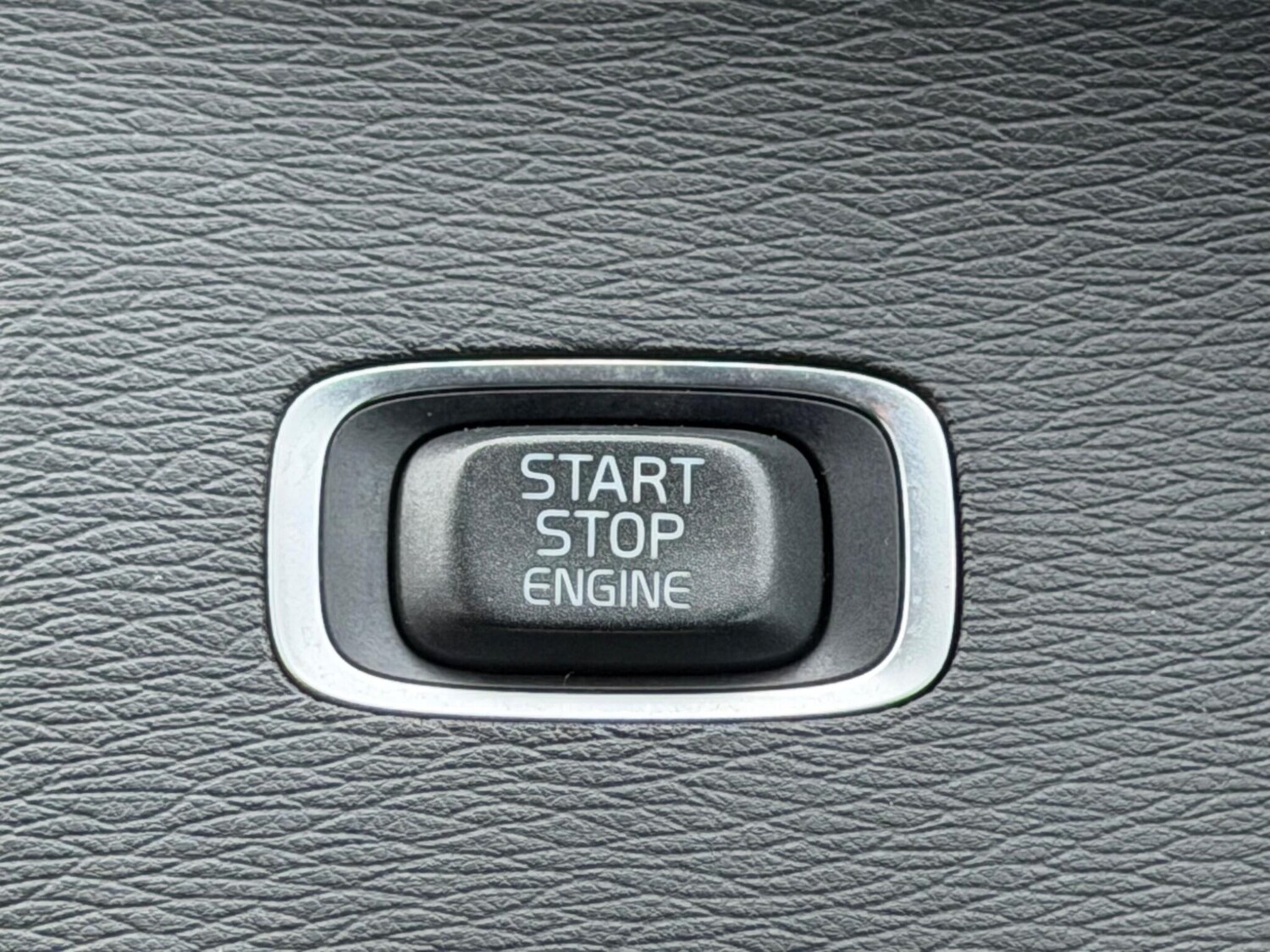 Used Volvo V60 2014 for sale - 77457461: Photo 37