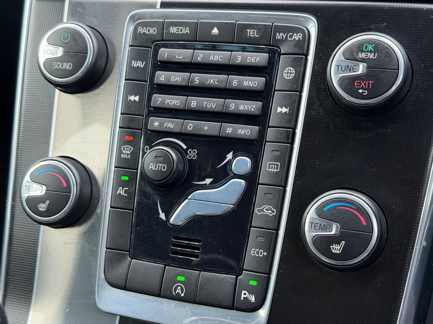 Used Volvo V60 2014 for sale - 77457461: Photo 42