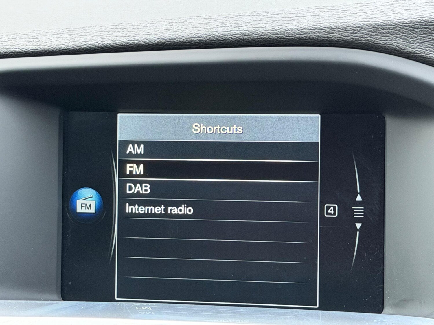 Used Volvo V60 2014 for sale - 77457461: Photo 46