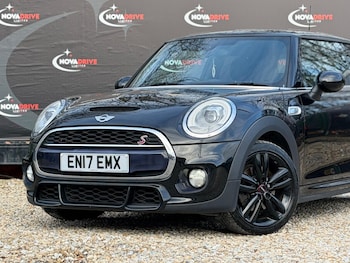 Used MINI Hatch 2017 for sale - 77457457: Photo