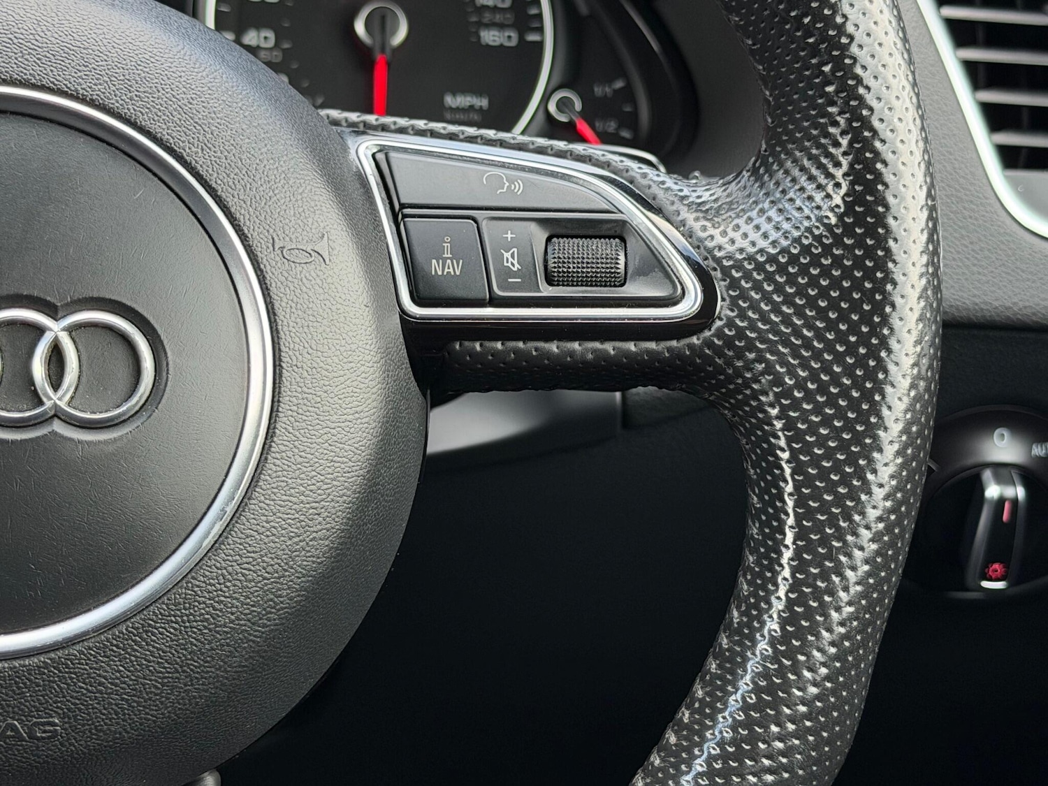 Used Audi Q5 2015 for sale - 76572232: Photo 30