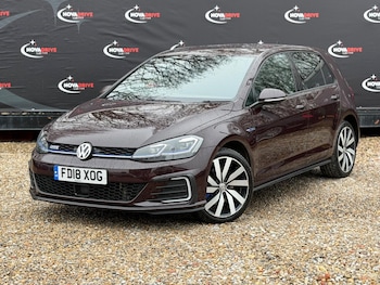Used Volkswagen Golf 2018 for sale - 77457455: Photo