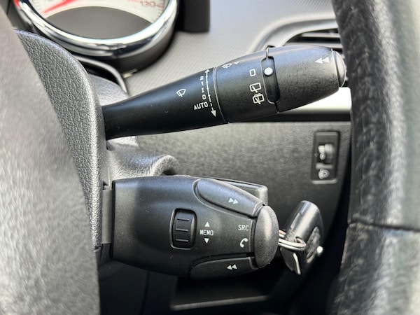 Used Peugeot 207 2010 for sale - 76227476: Photo 24
