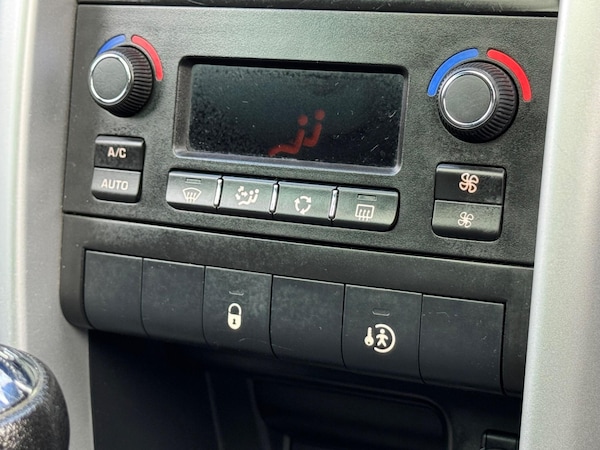 Used Peugeot 207 2010 for sale - 76227476: Photo 30