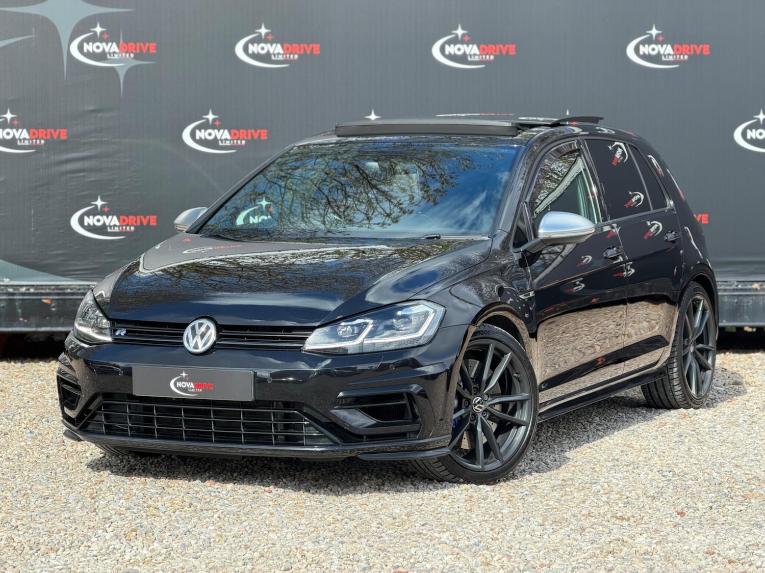 Used Volkswagen Golf 2017 for sale - 78220375: Photo 2