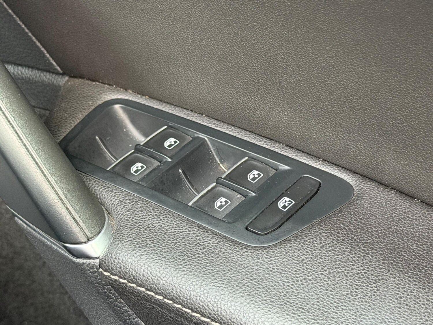 Used Volkswagen Golf 2017 for sale - 77457467: Photo 29