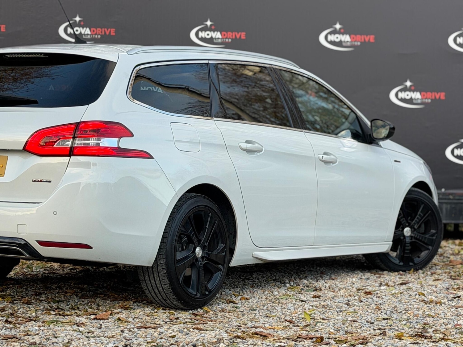 Used Peugeot 308 2017 for sale - 76607550: Photo 11