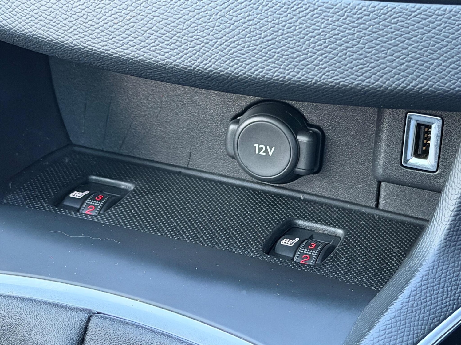 Used Peugeot 308 2017 for sale - 76607550: Photo 32