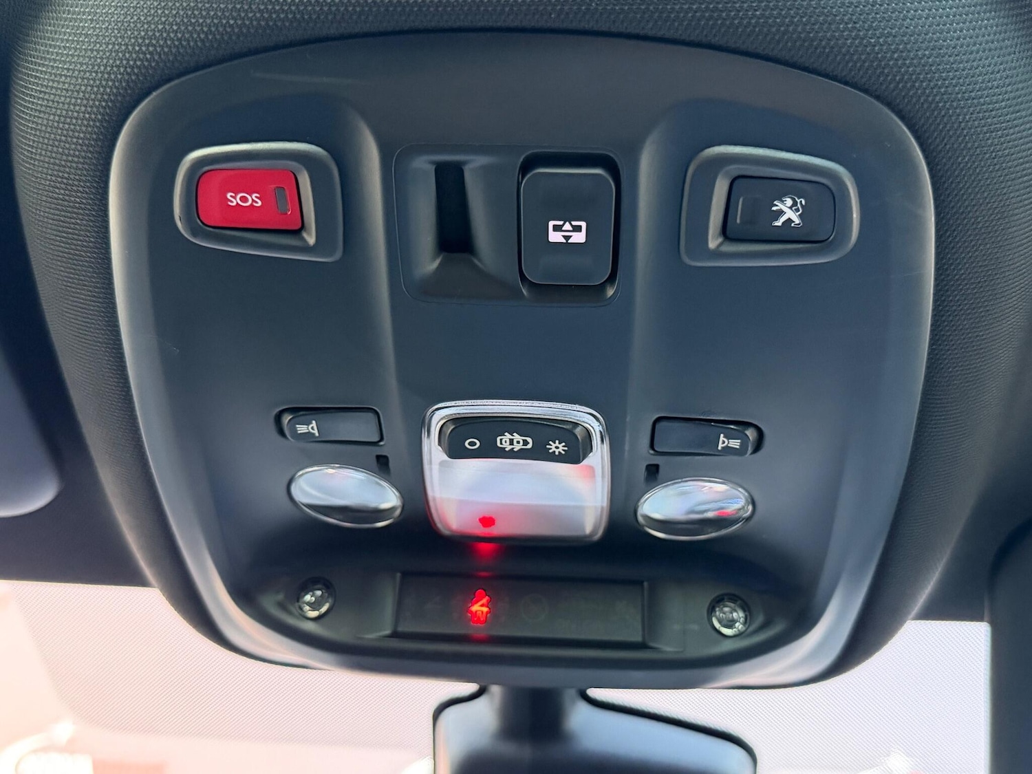 Used Peugeot 308 2017 for sale - 76607550: Photo 38