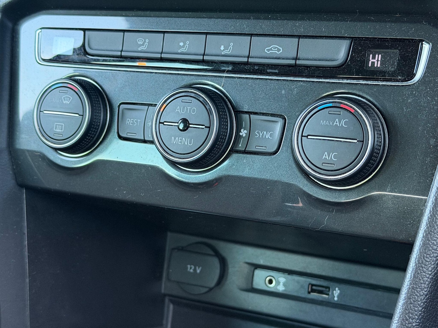 Used Volkswagen Tiguan 2017 for sale - 77457459: Photo 33