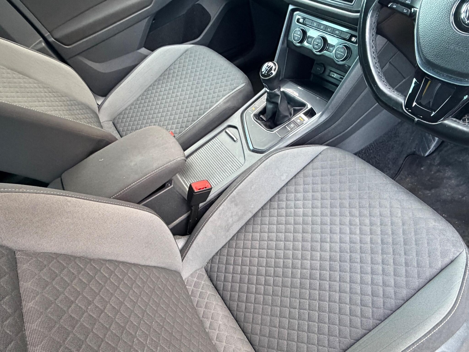 Used Volkswagen Tiguan 2017 for sale - 77457459: Photo 41