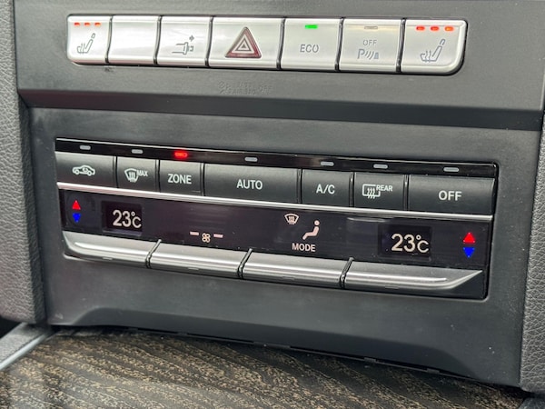 Used Mercedes-Benz E-Class 2015 for sale - 76151243: Photo 40