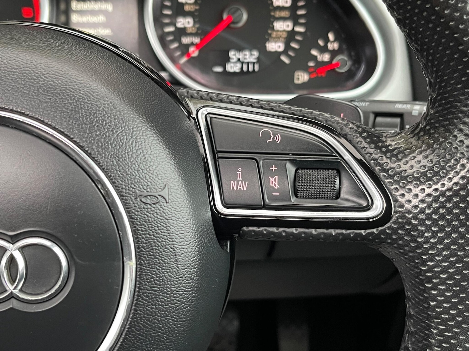 Used Audi Q7 2012 for sale - 76511771: Photo 34