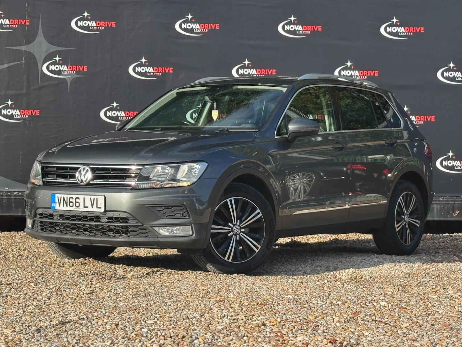Used Volkswagen Tiguan 2016 for sale - 77457470: Photo 2