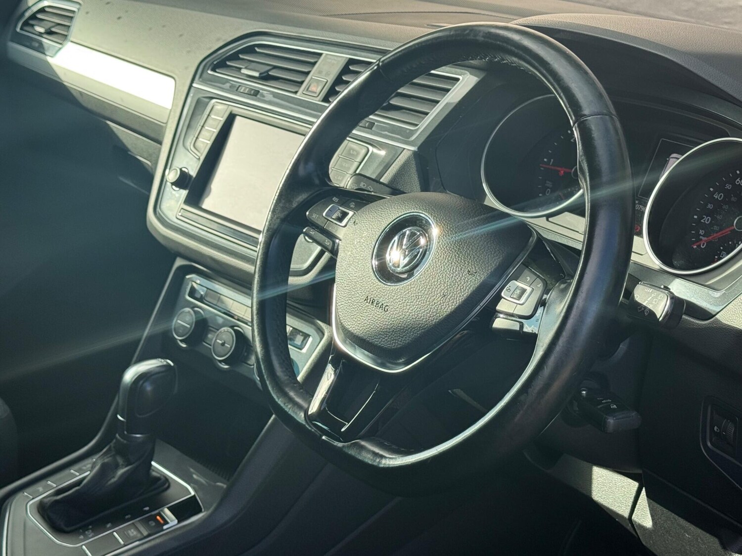 Used Volkswagen Tiguan 2016 for sale - 77457470: Photo 24