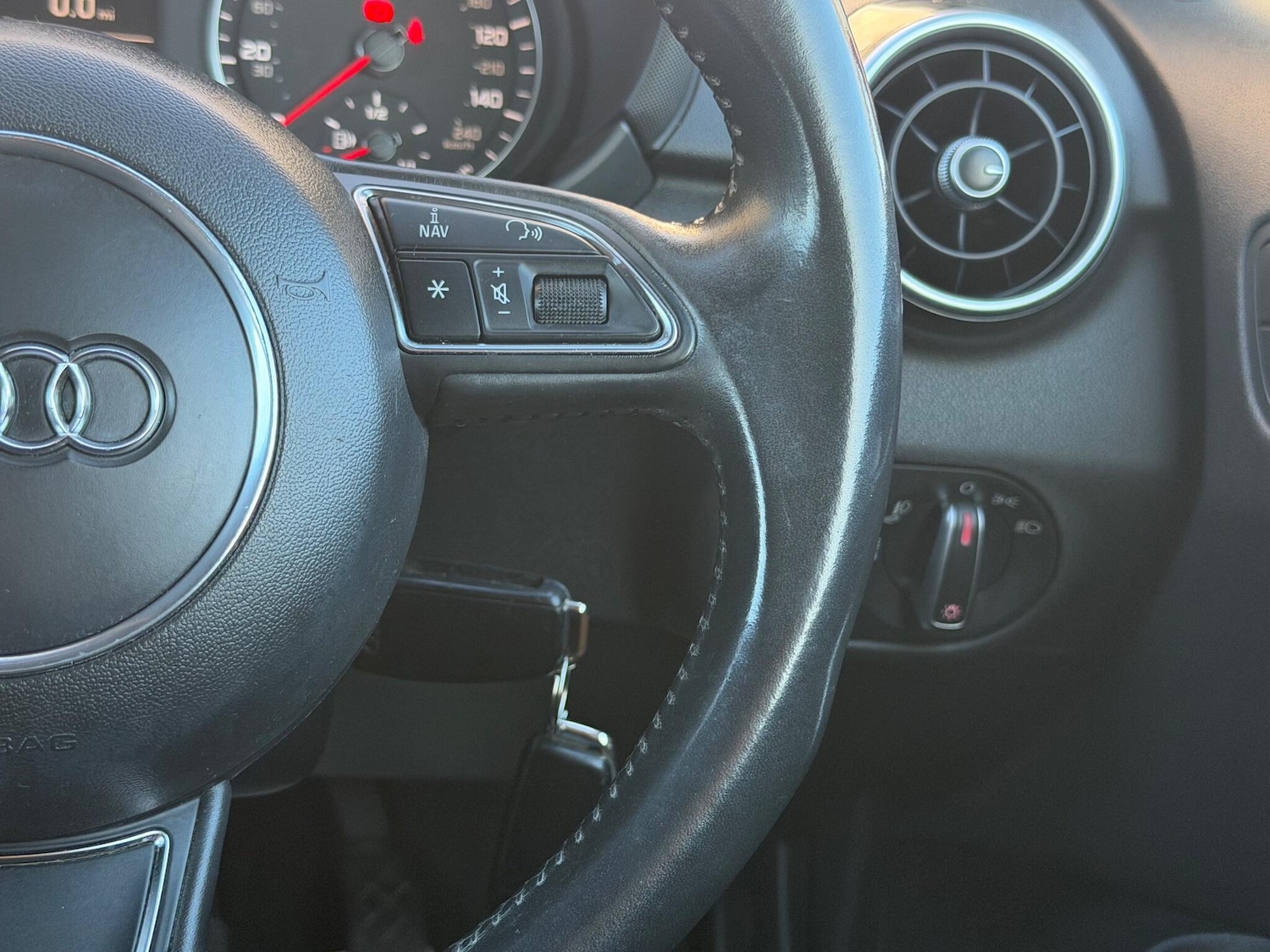 Used Audi A1 2011 for sale - 76633500: Photo 26