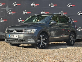 Used Volkswagen Tiguan 2016 for sale - 76121394: Photo