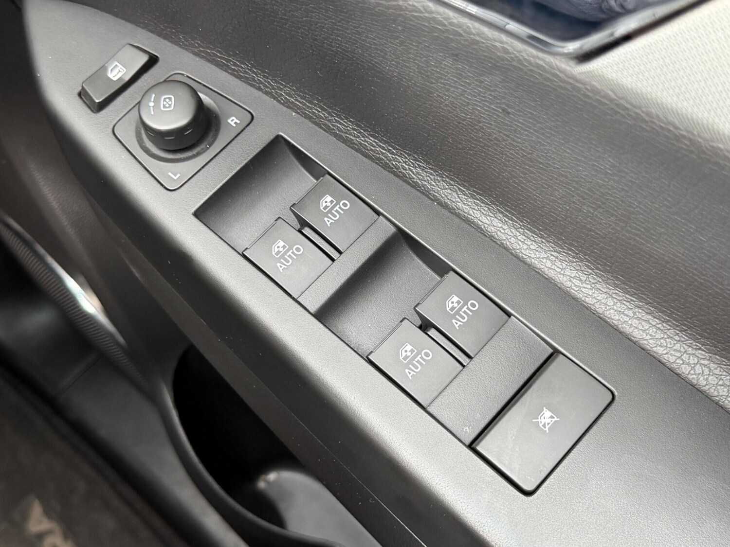 Used Vauxhall Antara 2013 for sale - 78220668: Photo 26