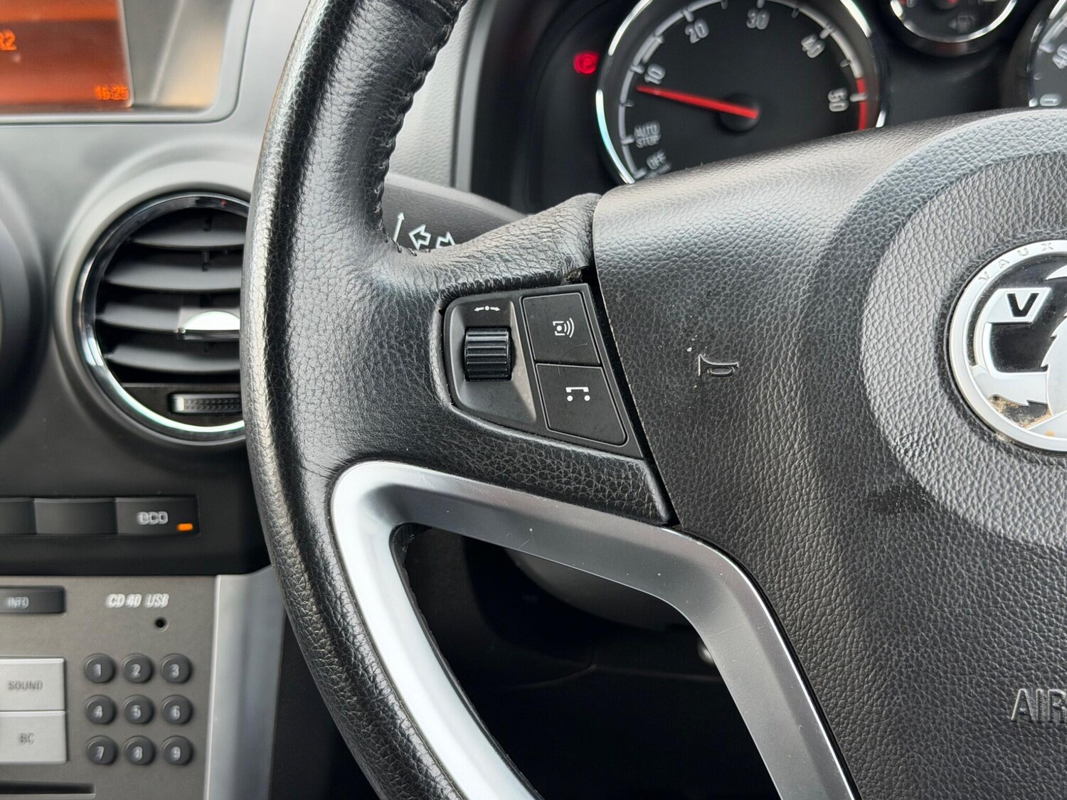 Used Vauxhall Antara 2013 for sale - 78220668: Photo 28