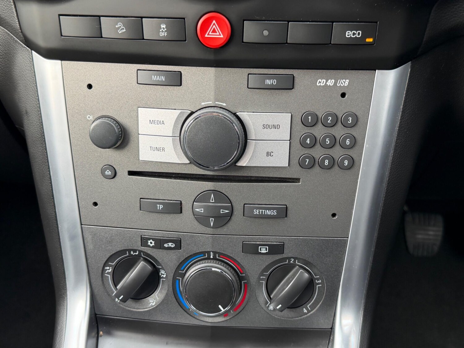 Used Vauxhall Antara 2013 for sale - 78220668: Photo 35