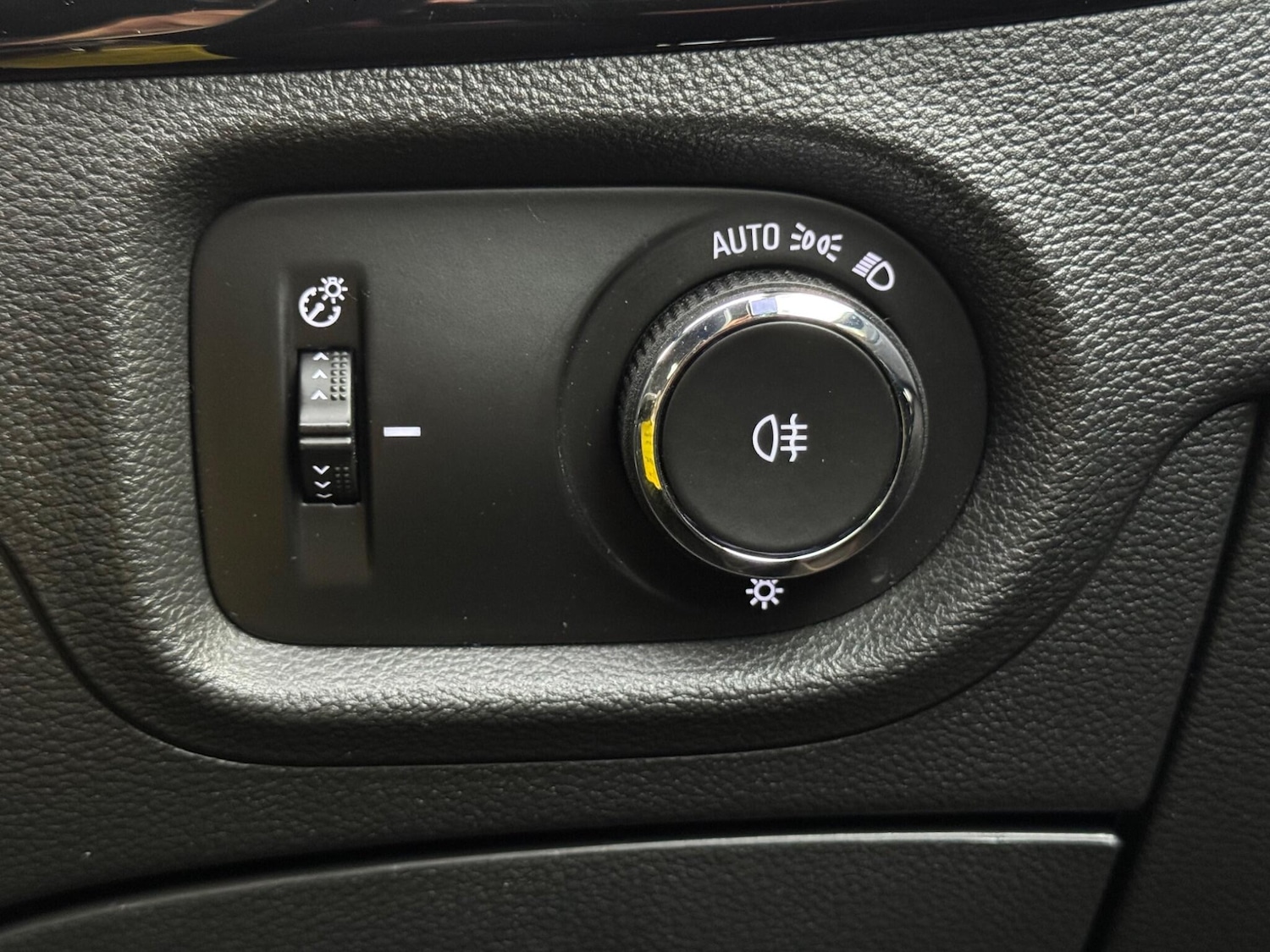 Used Vauxhall Astra 2018 for sale - 76398595: Photo 42