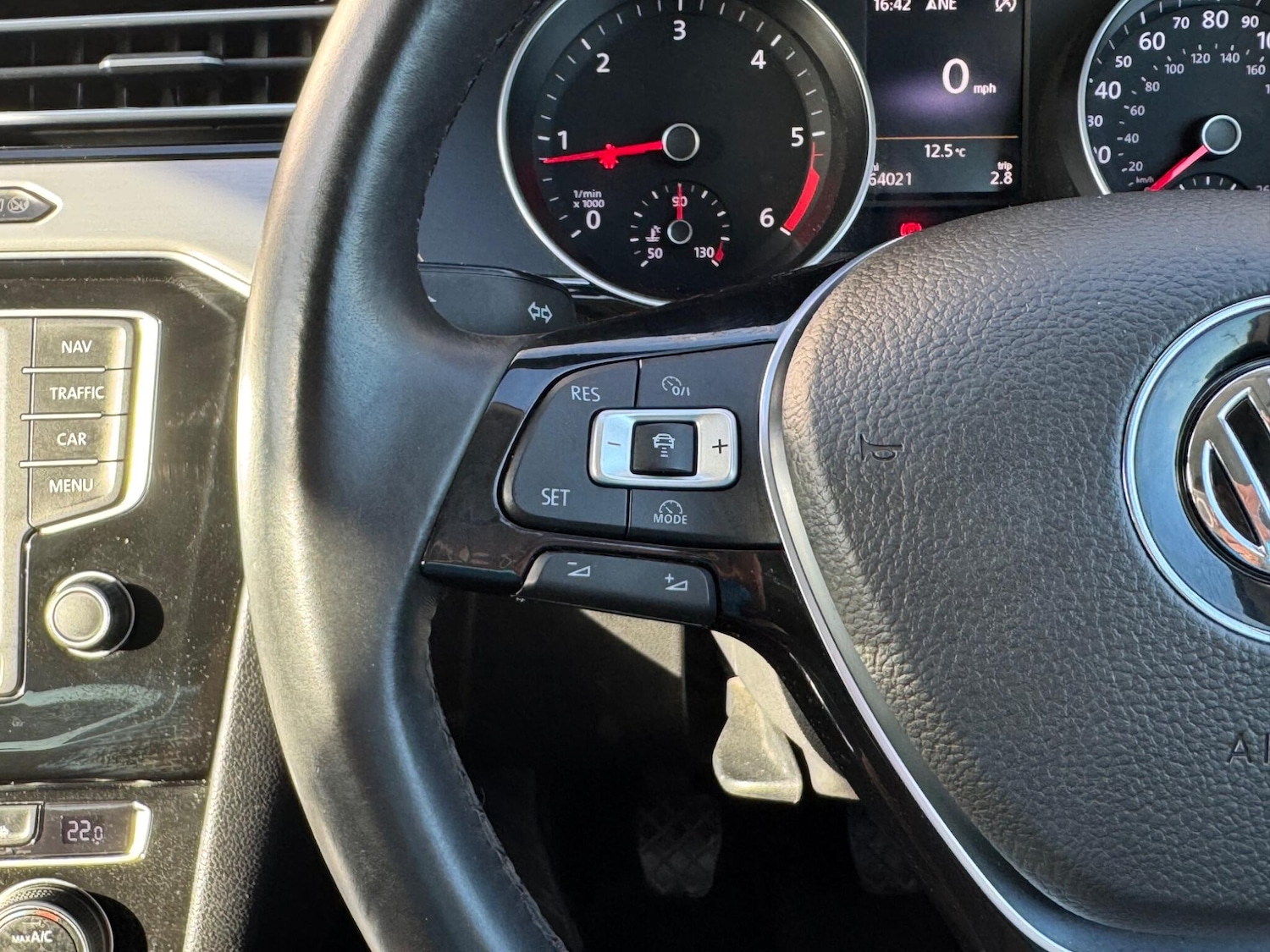 Used Volkswagen Passat 2015 for sale - 78220676: Photo 32