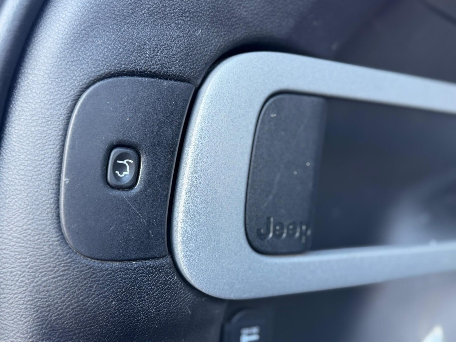 Used Jeep Cherokee 2016 for sale - 77457447: Photo 24