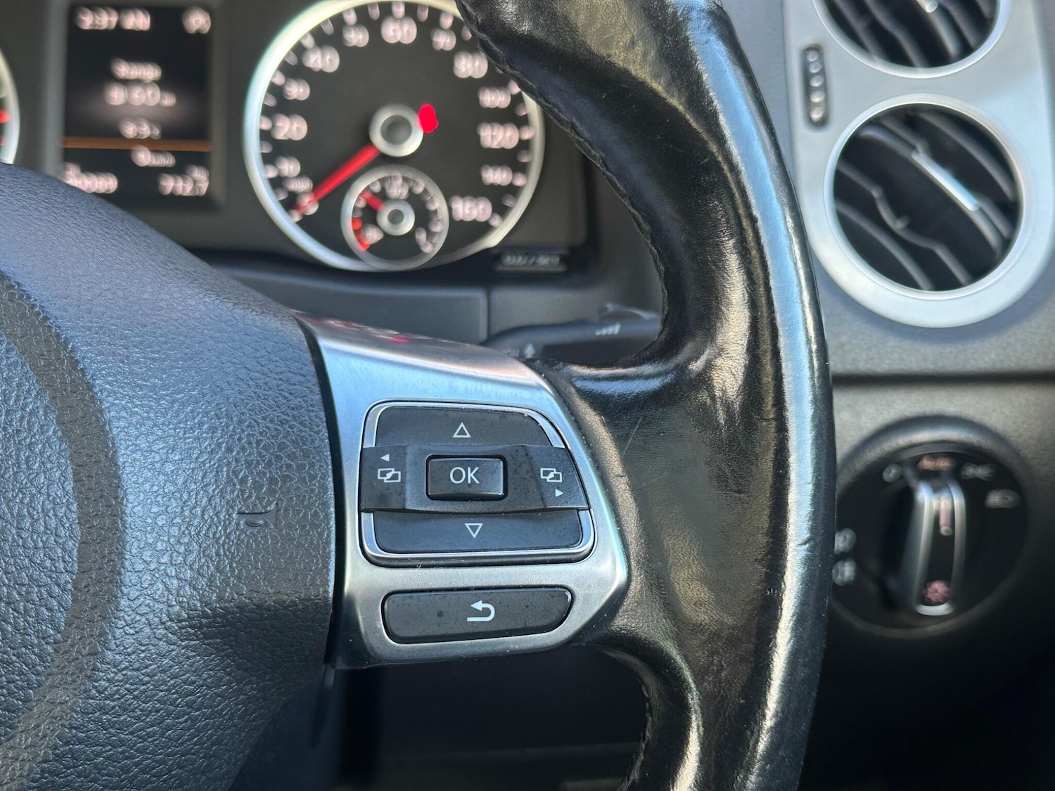 Used Volkswagen Tiguan 2015 for sale - 76701820: Photo 19