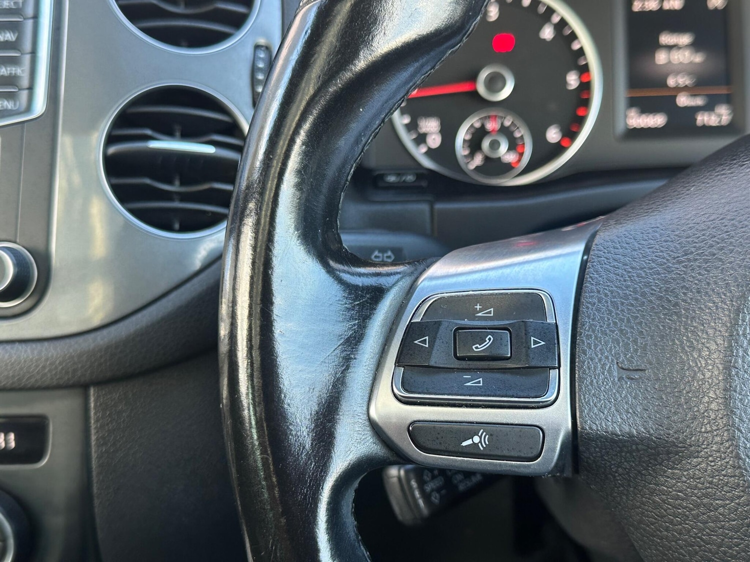 Used Volkswagen Tiguan 2015 for sale - 76701820: Photo 20