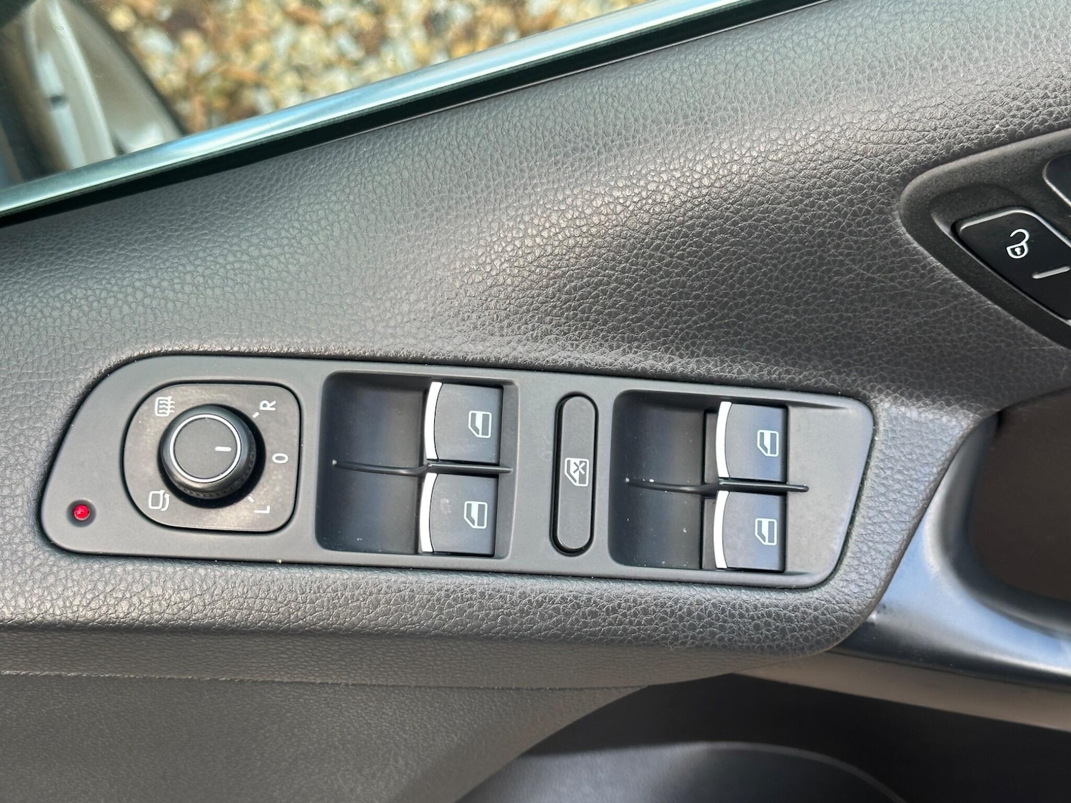 Used Volkswagen Tiguan 2015 for sale - 76701820: Photo 28