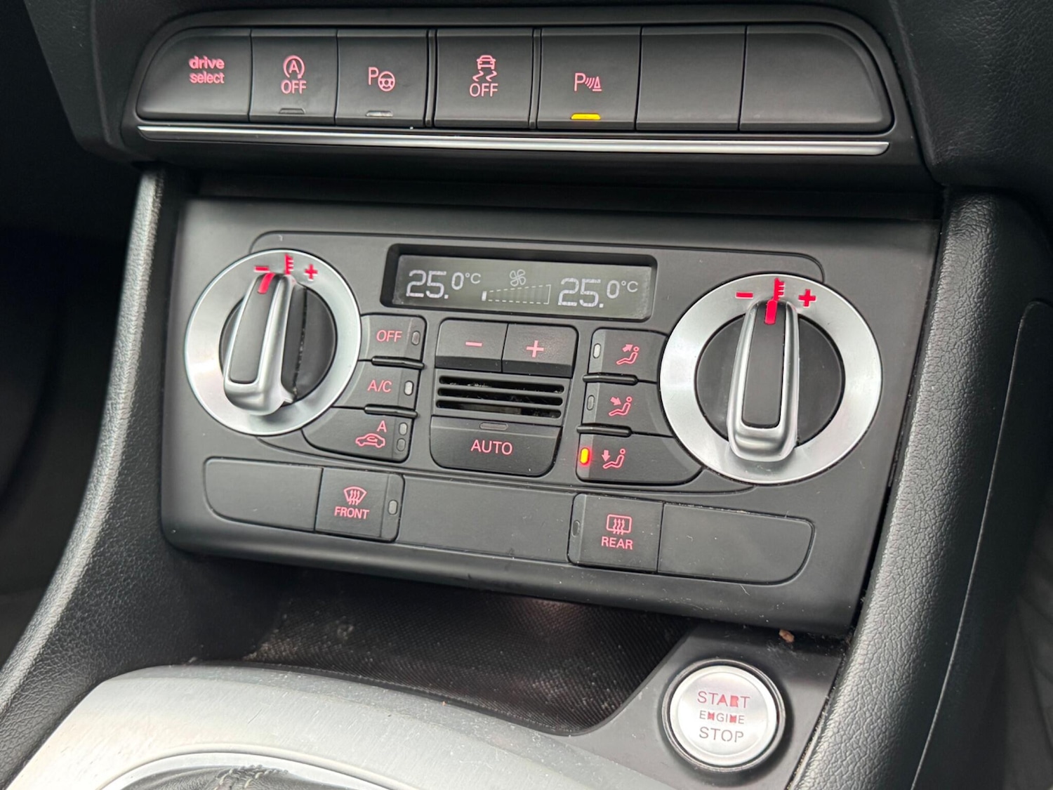 Used Audi Q3 2013 for sale - 76513197: Photo 34