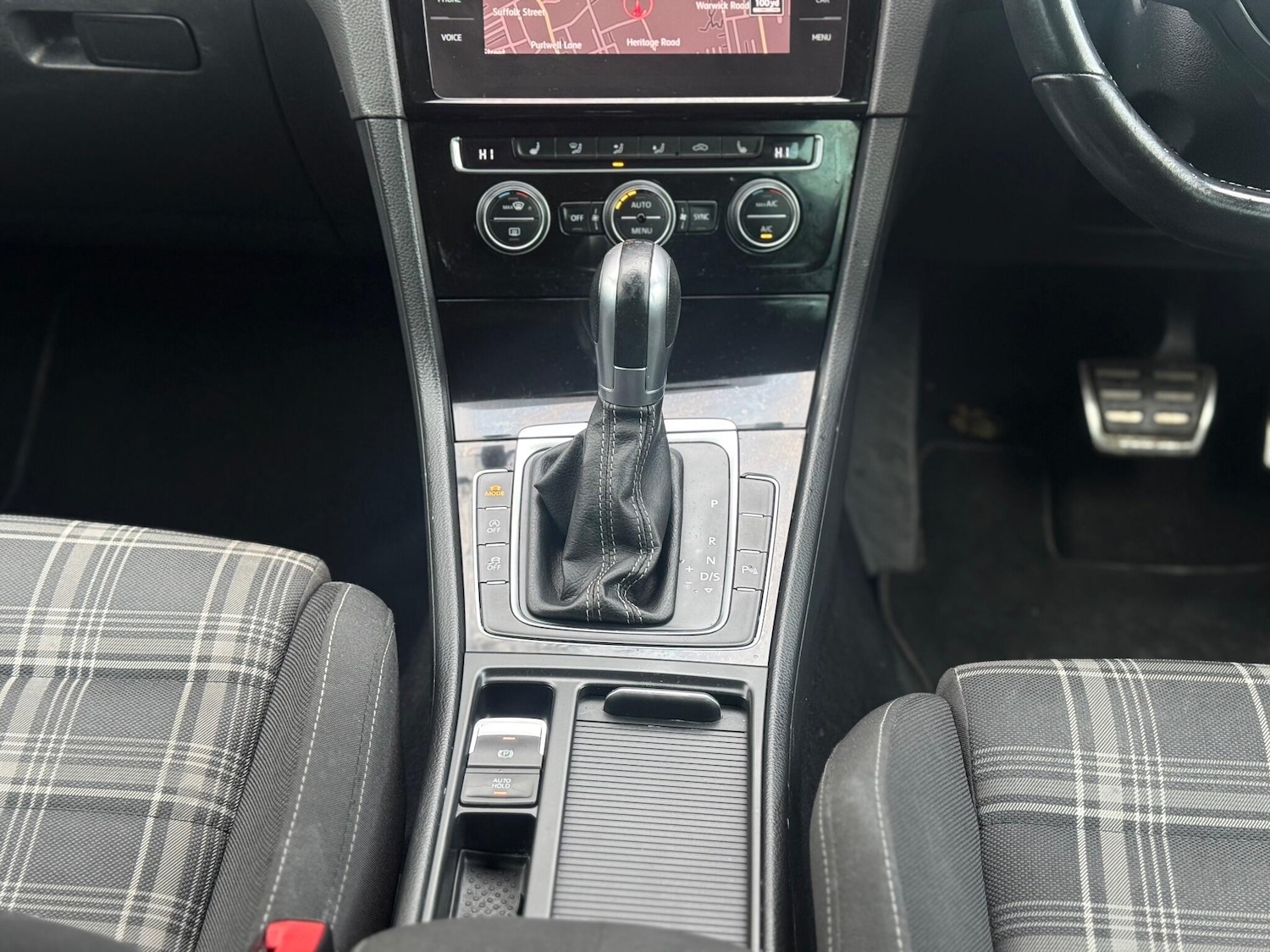 Used Volkswagen Golf 2017 for sale - 76742707: Photo 24