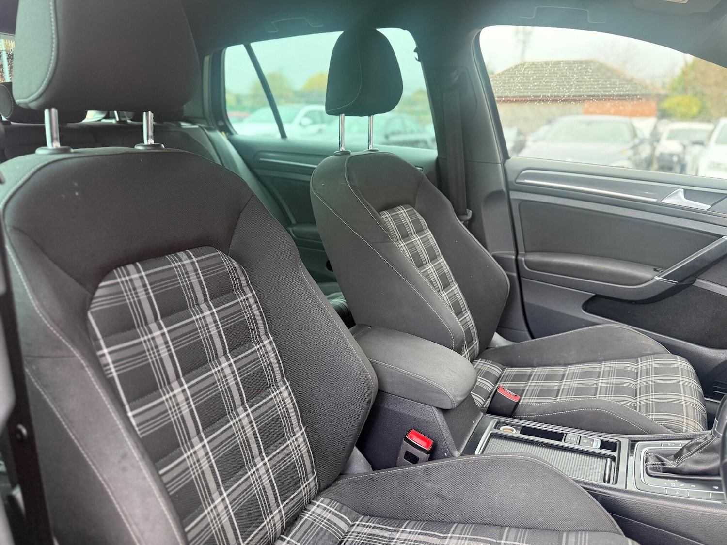 Used Volkswagen Golf 2017 for sale - 76742707: Photo 33