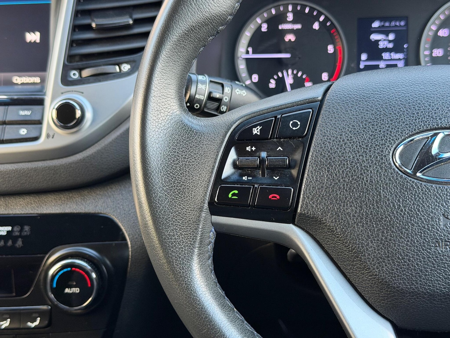 Used Hyundai TUCSON 2017 for sale - 76727745: Photo 32