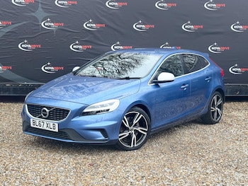 Used Volvo V40 2018 for sale - 77457464: Photo