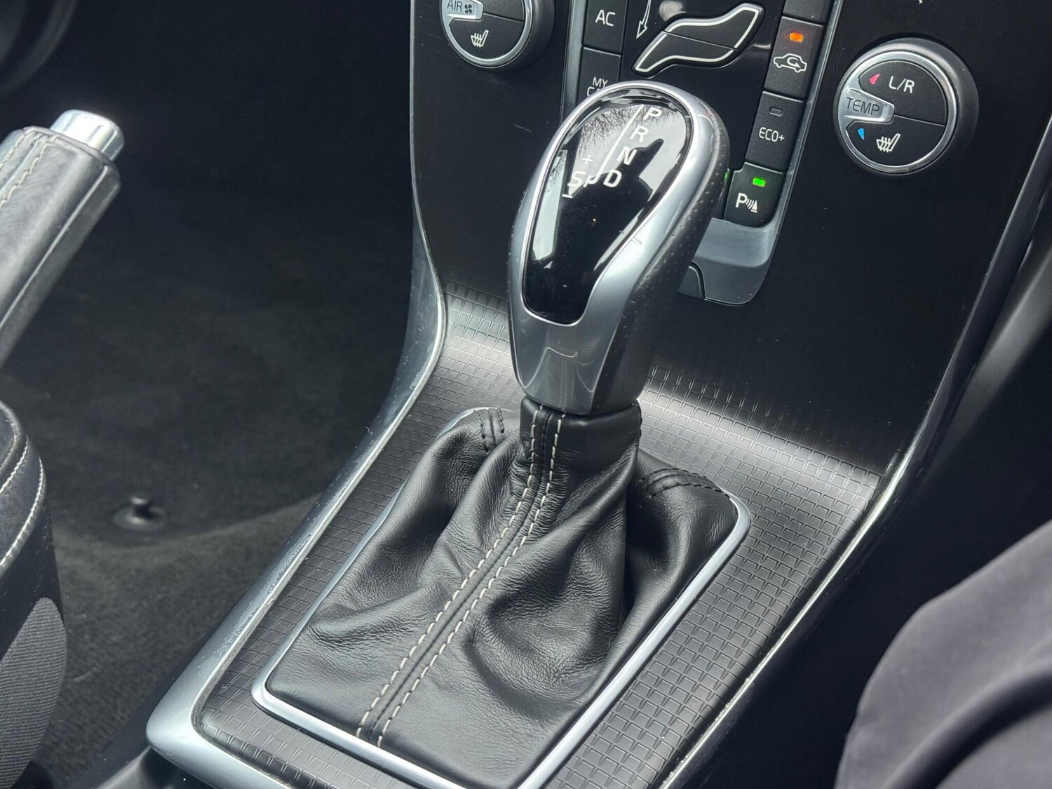 Used Volvo V40 2018 for sale - 77457464: Photo 39