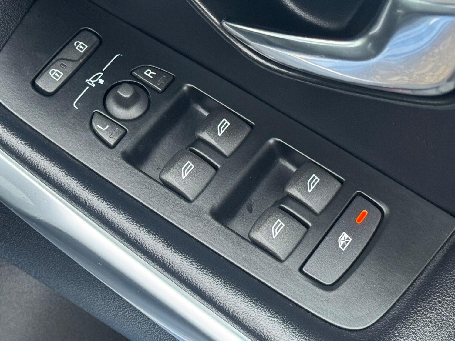 Used Volvo V40 2018 for sale - 77457464: Photo 44