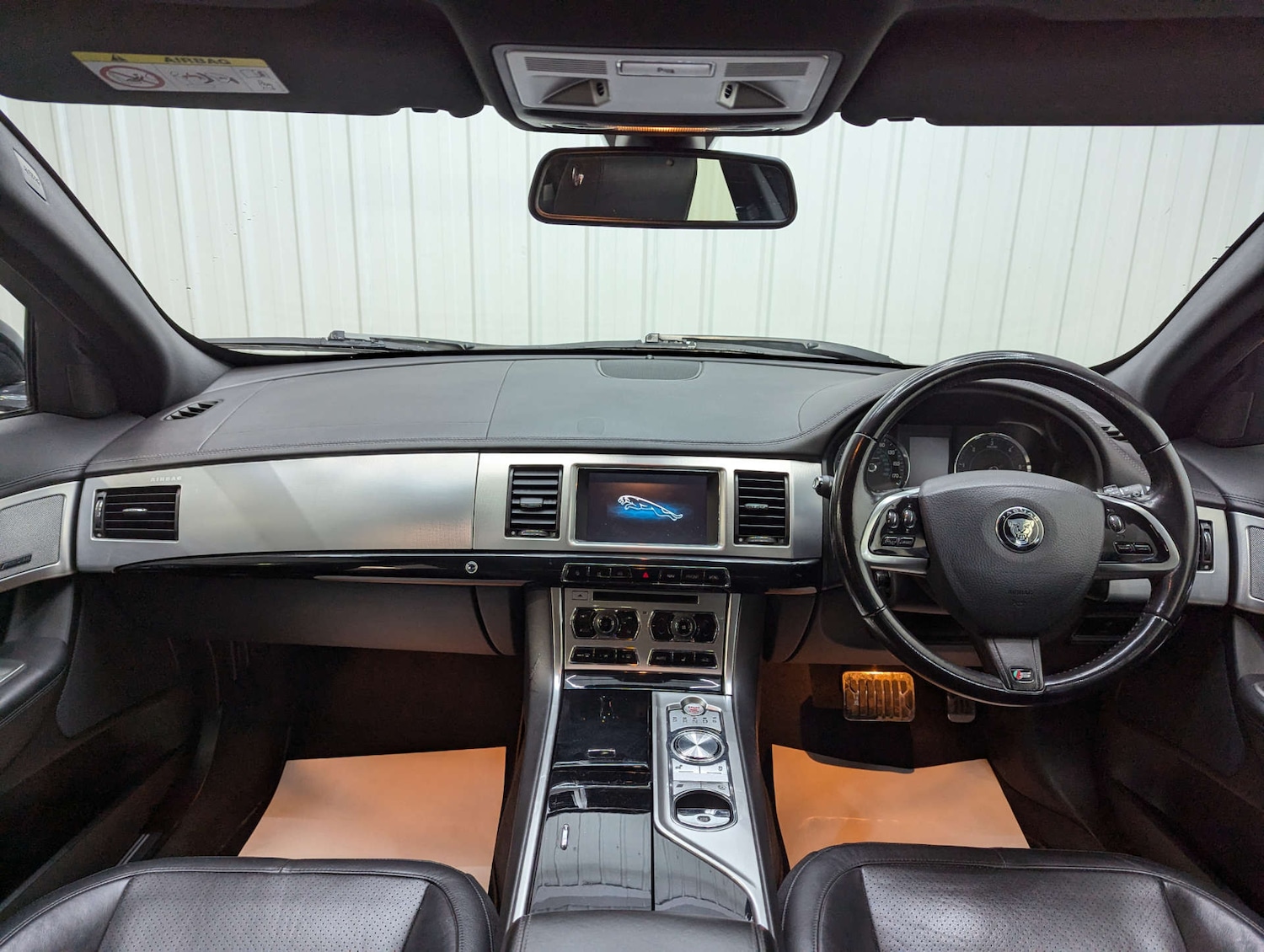 Used Jaguar XF 2014 for sale - 77044636: Photo 2