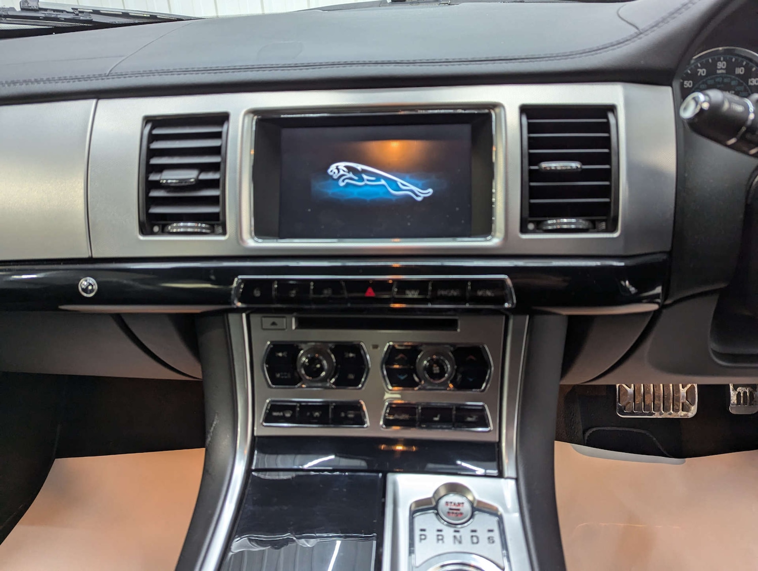 Used Jaguar XF 2014 for sale - 77044636: Photo 82