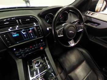 Used Jaguar F-Pace 2018 for sale - 74878102: Photo