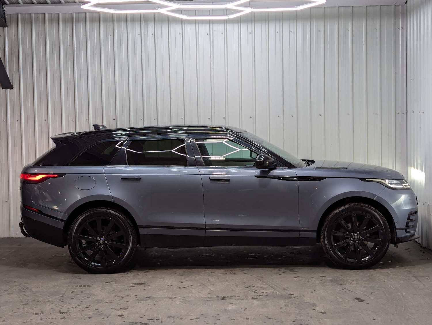 Used Land Rover Range Rover Velar 2018 for sale - 76748039: Photo 13